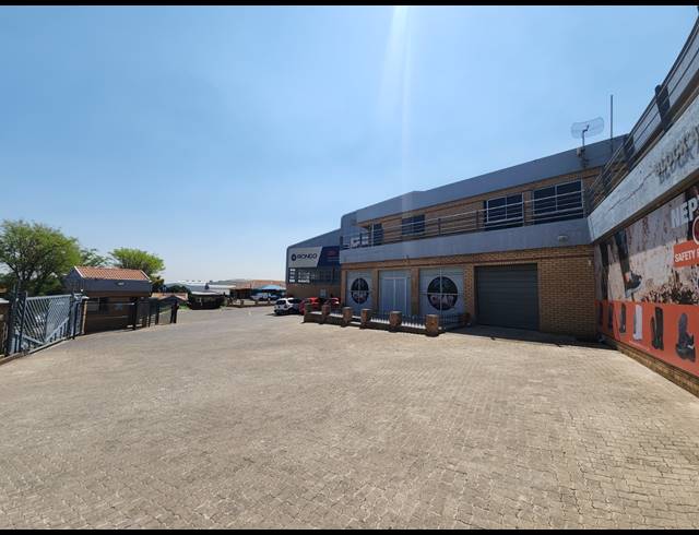 7,726M² WAREHOUSE FOR SALE IN MEADOWDALE